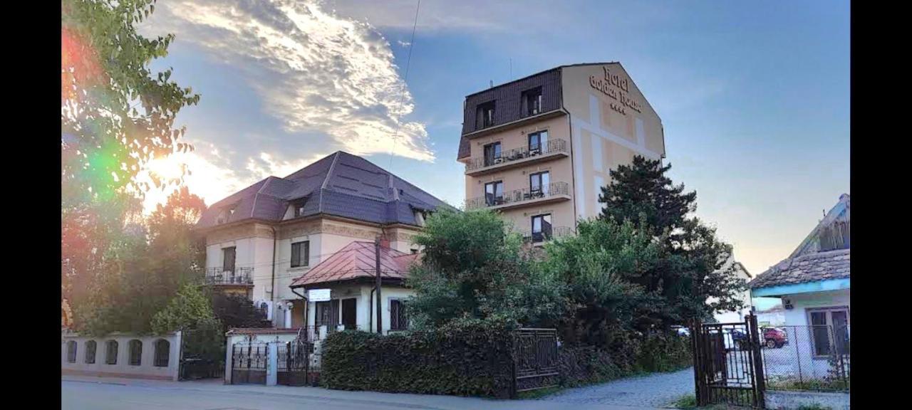 Hotel Golden House Craiova Buitenkant foto