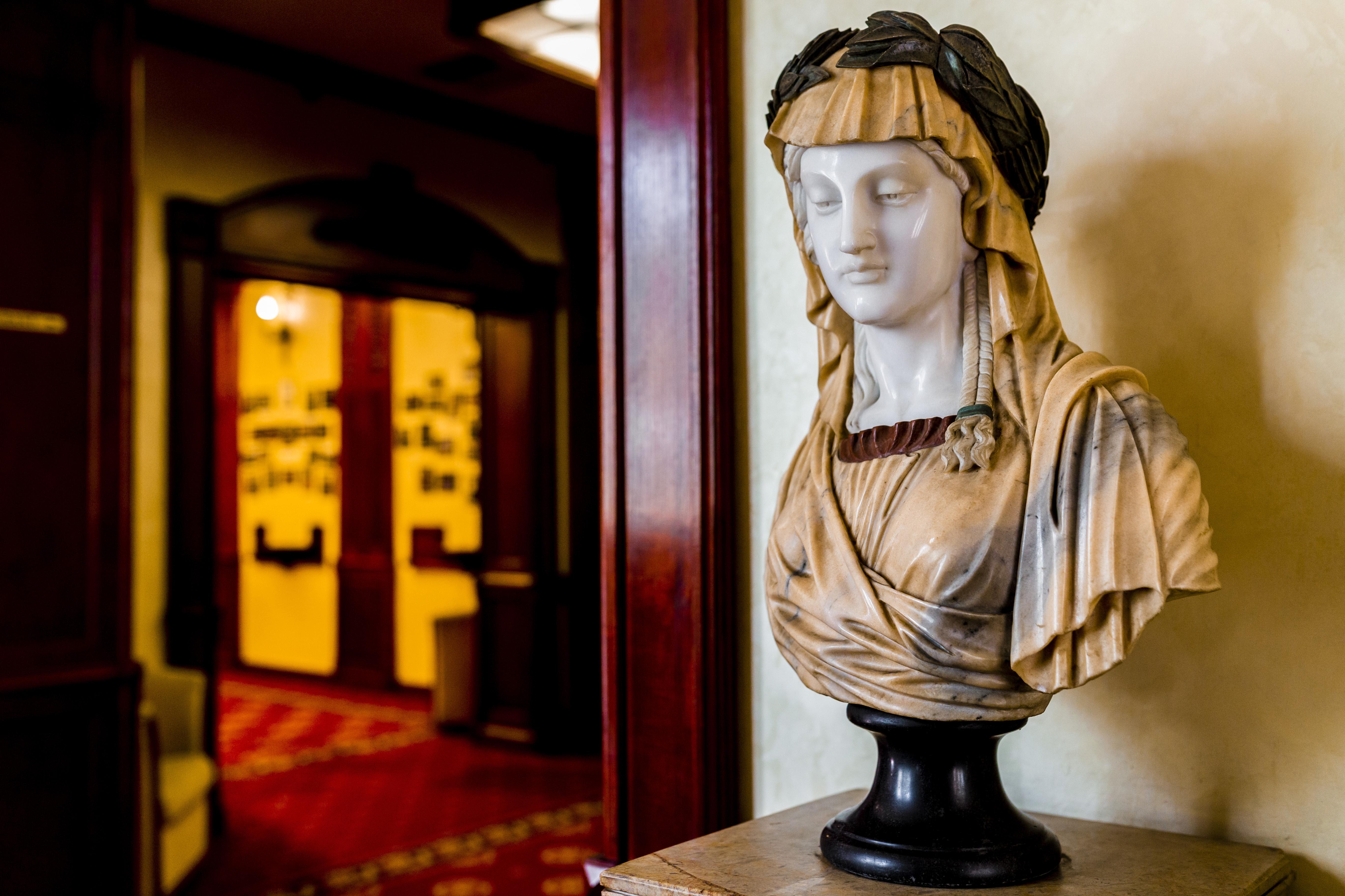 Hotel Golden House Craiova Buitenkant foto