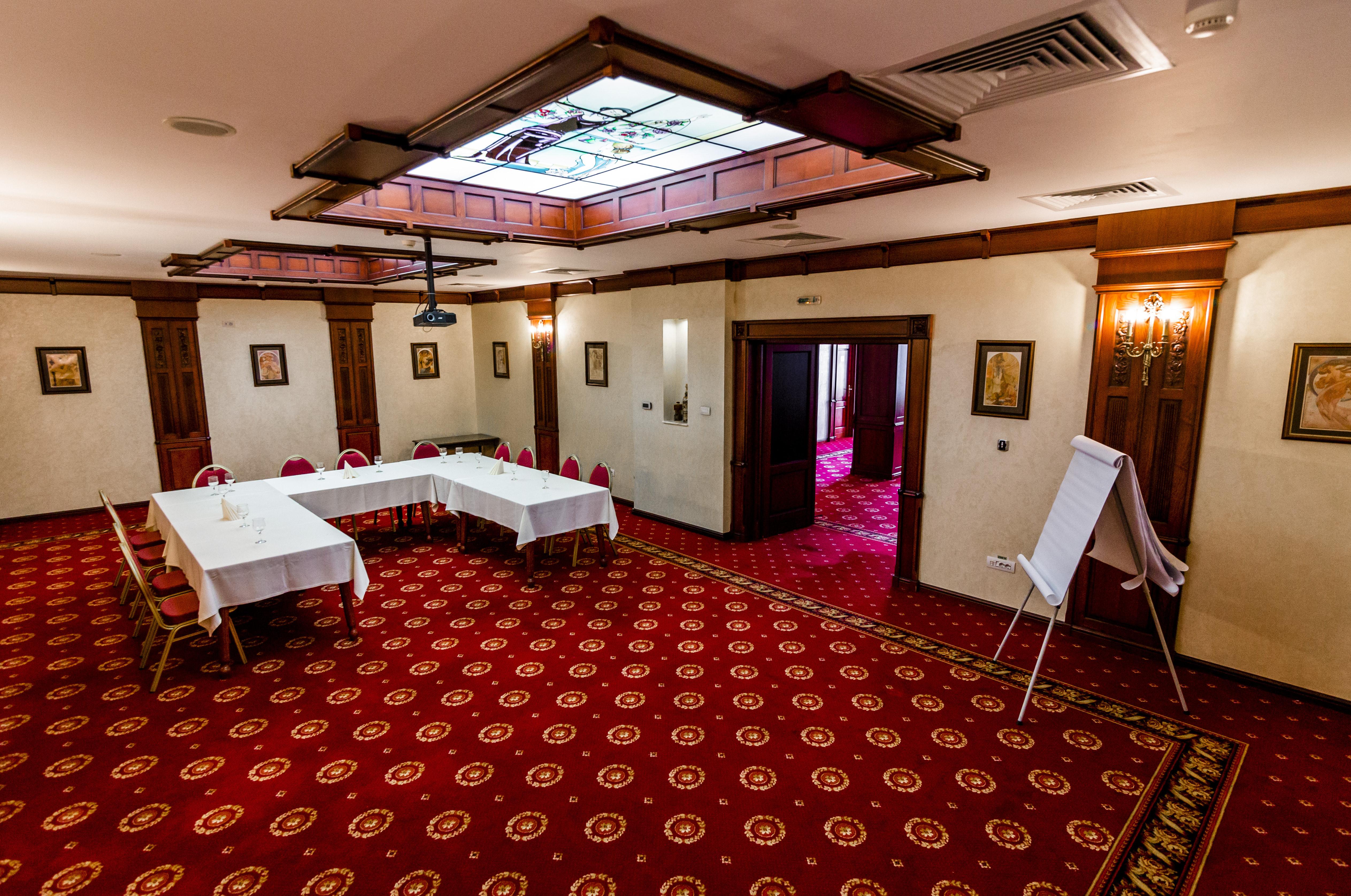Hotel Golden House Craiova Buitenkant foto