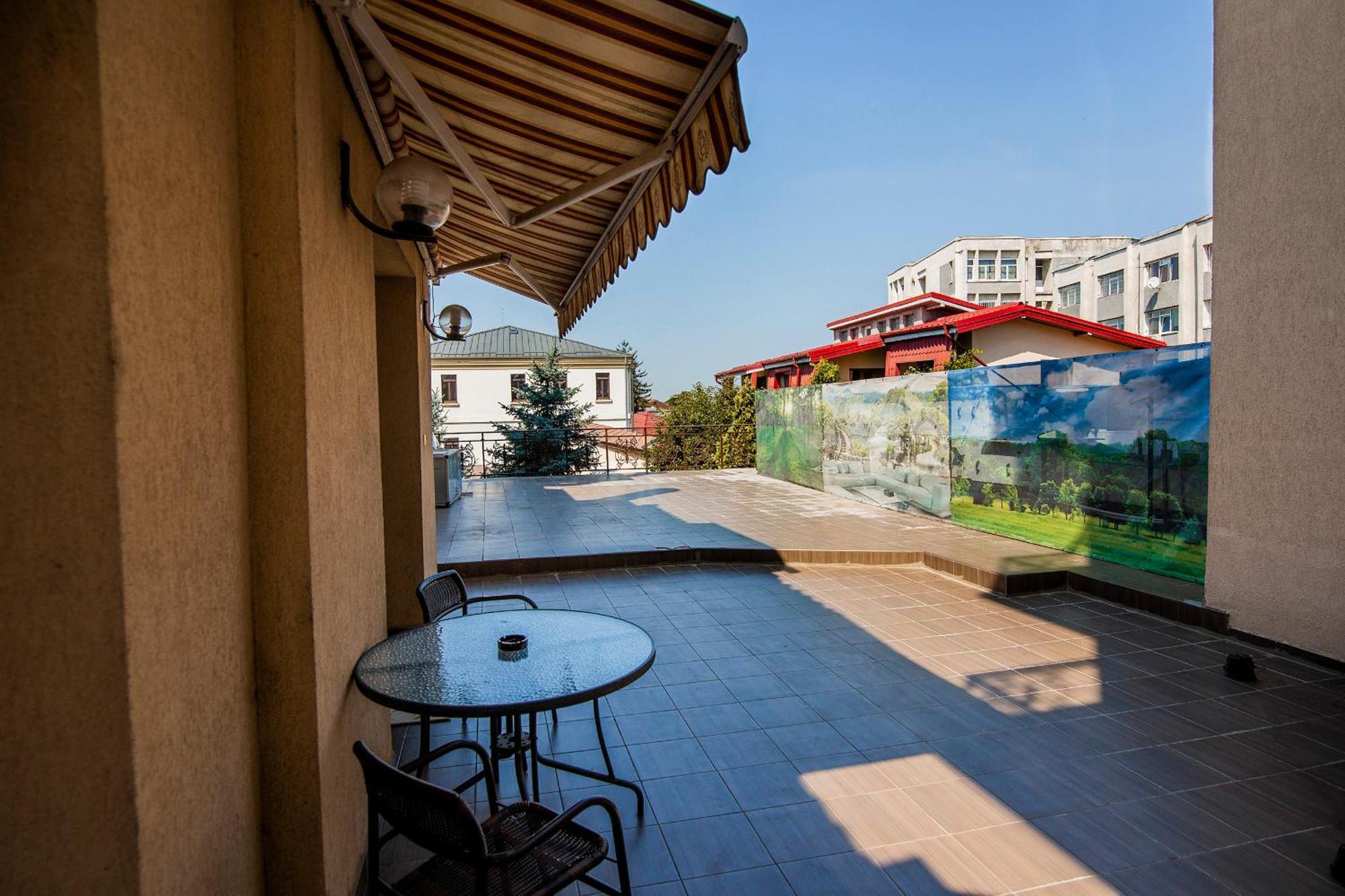 Hotel Golden House Craiova Kamer foto